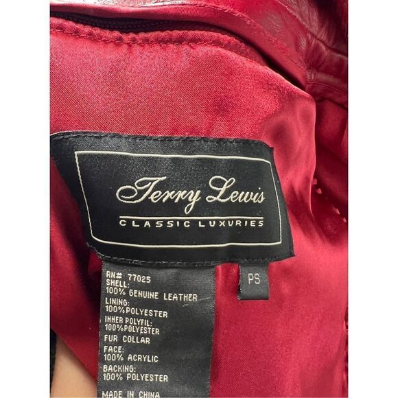 NWT Terry Lewis Classic Luxuries red leather long coat with faux fur hood - size - Picture 11 of 13